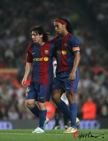 他的連續兩 他的連續兩